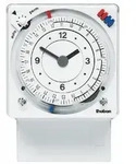Theben 2690008 SYN 269 h Zeitschaltuhr mit Stecksockel 24 Std./7T., Steckreiter,