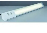 Heitronic 28147 Unterbauleuchte BONN, 20W, 3000 K, L&auml;nge 1062 mm, mit 2 Steckdosen