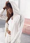 H.I.S Kapuzensweatjacke mit Piping an den &Auml;rmeln. Ideal f&uuml;r Sport- und...
