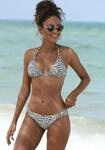 LASCANA Triangel-Bikini-Top "Sansa" mit goldfarbenen Zierringen