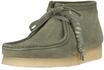 Clarks Schn&uuml;rschuh "Wallabee Boot. Khaki/Green Sde" mit ikonischer Sohle
