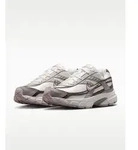 Sneaker NIKE SPORTSWEAR "Initiator", Damen, Gr. 43, summit wei&szlig;, platinum...