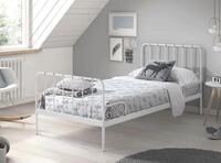 Vipack Jugendbett "Alice, Bettgestell Metall, pulverbeschichtet, in zeitlosem Design"
