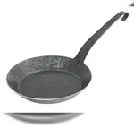 TURK Bratpfanne freiform-warmgeschmiedet mit flachem Hakenstiel &Oslash;24cm schwarz