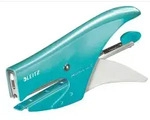 LEITZ Heftzange WOW eisblau, Heftleistung: 15 Blatt, Heftklammern: P2 (Nr.10),