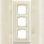 Busch-Jaeger Rahmen 3-fach 1723-832 2CKA001754A4675