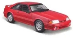 Maisto 32906 - Modellauto - Ford Mustang SVT Cobra '93 (rot, Ma&szlig;stab 1:24)