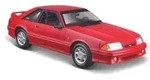 Maisto 32906 - Modellauto - Ford Mustang SVT Cobra '93 (rot, Ma&szlig;stab 1:24) Modell