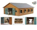 Kids Globe Bauernhof Pferdestall mit 7 Boxen 1:24 610595
