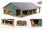 Kids Globe Kuhstall mit Melkanlage 1:32 610495