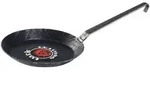 turk 65228 Bratpfanne &Oslash; 28cm, aus Schmiedeeisen, mit Hakenstiel, schwarz
