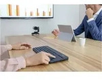 Logitech K400+ Funk Tastatur Schweiz, QWERTZ Schwarz Integriertes Touchpad,