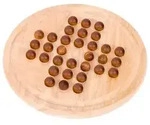 Goki HS052 - Solitaire, gro&szlig; mit 32 Holzkugeln, Brettspiel, Logikspiel,