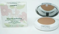 Clinique Beyond Perfecting Powder Foundation + Concealer pudriges Make up mit