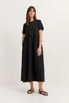 Modernes Sommerkleid mit Raffungen und Teilungsn&auml;hten in schwarz