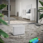 Audio Pro A15 portabler, spritzwasserfester Multiroom-Lautsprecher in Hellgrau