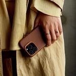 Decoded Leather Backcover iPhone 16 Pro Tan (D25IPO16PBC1TN)