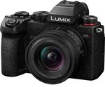 Panasonic Lumix S5D + 18-40mm F4.5-6.3 Kit
