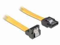Delock SATA Kabel Stecker abgewinkelt unten auf gerade gelb mit Sicherungslasche 30cm