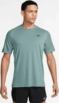 Nike HJ3580-017-M, Nike Herren Solar Chase T-Shirt (Gr&ouml;&szlig;e M, gruen) male