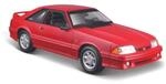 Maisto 32906 - Modellauto - Ford Mustang SVT Cobra '93 (rot, Ma&szlig;stab 1:24) Modell