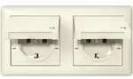 Gira SCHUKO-Steckdose mit Klappdeckel, inkl. Dichtungsset IP 44 und Rahmen 2-fach
