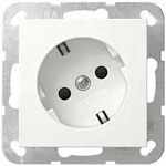 Gira SCHUKO-Steckdose 16 A 250 V~ mit 30&deg; gedrehtem Einsatz und Shutter, ohne