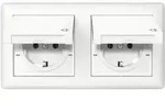 Gira SCHUKO-Steckdose mit Klappdeckel, inkl. Dichtungsset IP 44 und Rahmen 2-fach