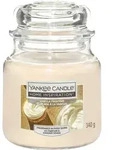 Yankee Candle Home Inspiration Mittelgro&szlig;e Kerze im Glas - beige