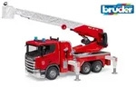 BRUDER - Scania Super 560R Feuerwehr mit Drehleiter, Wasserpumpe und Light +