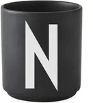 Aj Becher Buchstabe N schwarz aus Porzellan