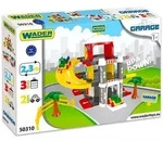 Wader: Garage mit 3 Etagen und Aufzug