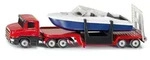 Tieflader mit Boot
