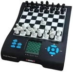 MILLENNIUM Schachcomputer Europe Chess