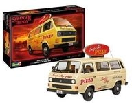 REVELL 07725 1:25 &bdquo;Stranger Things&ldquo; Argyle&rsquo;s VWT3 Surfer Boy Pizza V