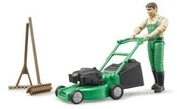 BRUDER 62103 bworld G&auml;rtner mit Rasenm&auml;her und Gartenger&auml;ten