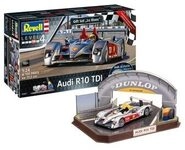 REVELL 05682 1:24 Audi R10 TDI LeMans + 3D Puzzle (LeMans Racetrack)