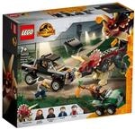 LEGO&reg; Jurassic World&trade; 76950 Triceratops-Angriff