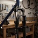 SR Suntour XCE Federgabel 26 Zoll 80 Millimeter V-Brake schwarz 1 Zoll...