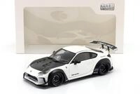 Toyota GR86 LBWK Body Kit 2024 perlwei&szlig; 1:18 Solido