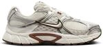 Nike V5 RNRs with Reflective Accents Damen Freizeitschuhe, wei&szlig;, Gr&ouml;&szlig;e 39