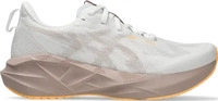 Asics 1012B765_0102, Asics Novablast 5 Damen Laufschuhe, wei&szlig;, Gr. 42 &frac12; female