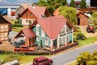 FALLER 191815 - Wohnhaus mit Carport - Spur: H0 - Geb&auml;ude f&uuml;r Modelleisenbahnen -