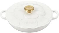 Le Creuset Unterschrift emailliertem Gusseisen Bl&uuml;tenblatt Auflauf, 2,25qt., wei&szlig;