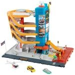 Matchbox Transportzentrum mit Taxi, Boot und Hubschrauber | Enth&auml;lt 1:64