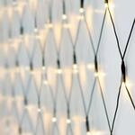Spetebo Lichternetz 1,5x1,5 m - 100 LED warmwei&szlig; - Batterie betrieben + Timer