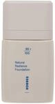 KORRES Natural Radiance Foundation Medium 02, mittlere Deckkraft, bringt das