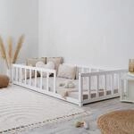 Homestyle4u Kinderbett Wei&szlig; mit Rausfallschutz 90x200 cm Bodenbett Montessori Bett