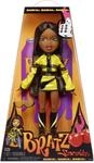 Bratz Scorchin' Sasha - Enth&auml;lt 1 Modepuppe mit Outfit und Zubeh&ouml;r,