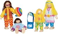 goki 51442 &ndash; Biegepuppen Hippiefamilie &bdquo;Love & Harmony &ndash; 4-teiliges